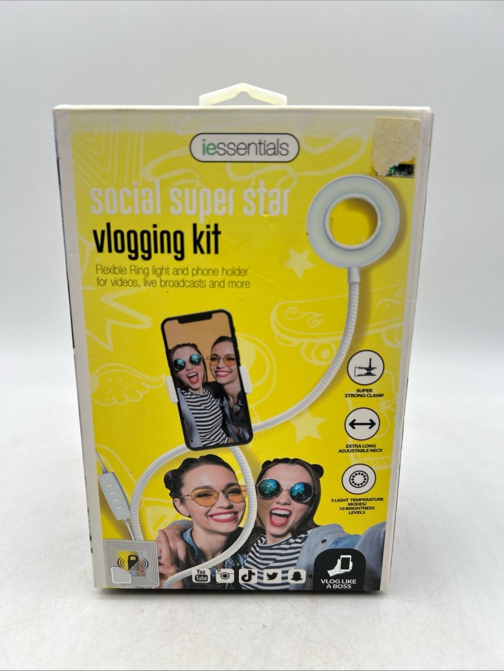 Vlogging Kit iessentials Social Super Star With Ring Light & Phone Holder